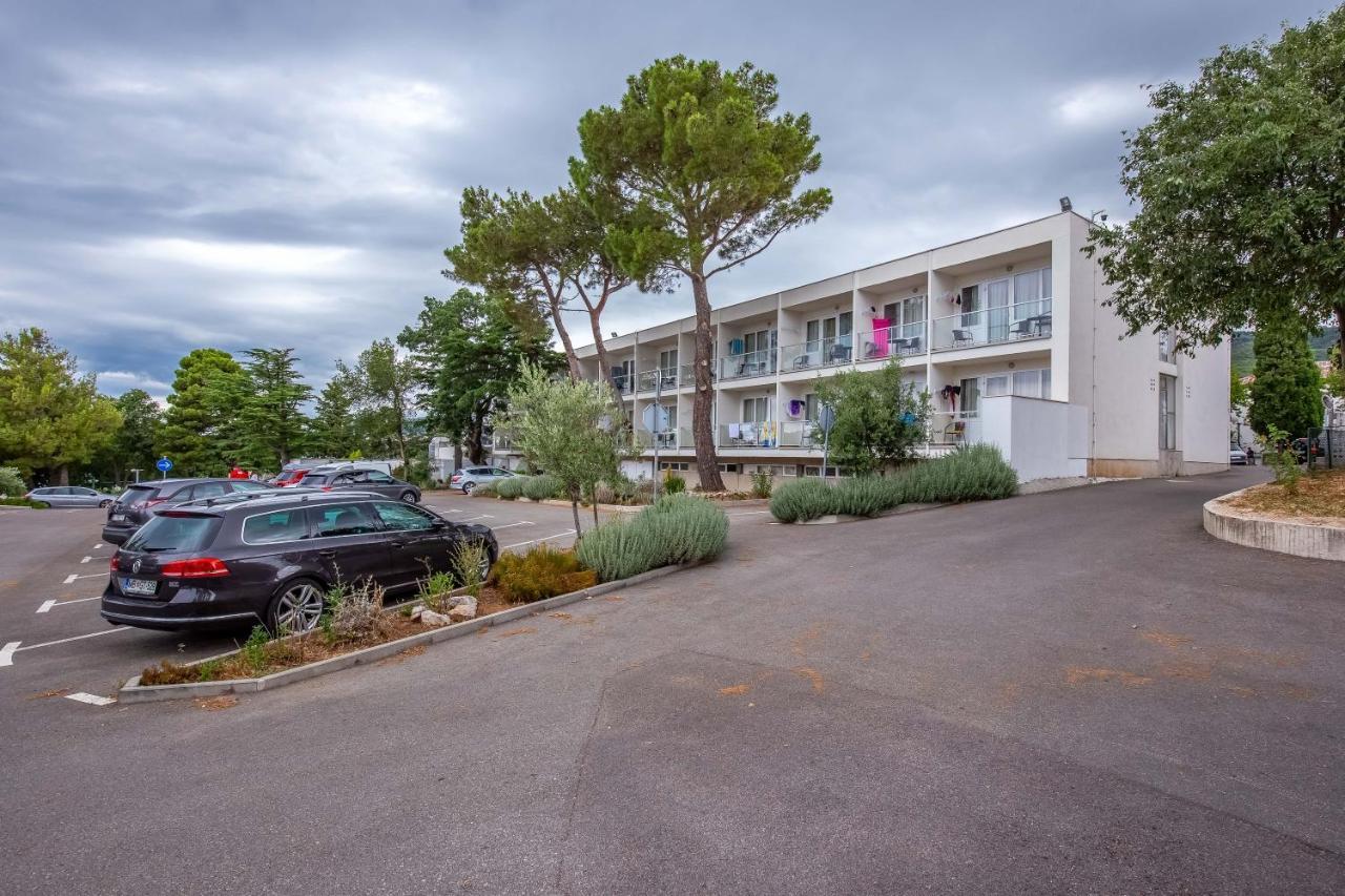 Hotel Annex Slaven à Selce Extérieur photo